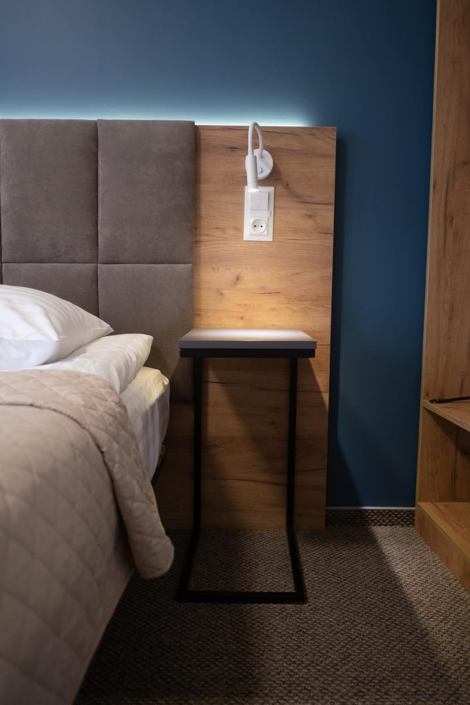 Bed, Photo of the whole room, Bedroom, hair dresser
