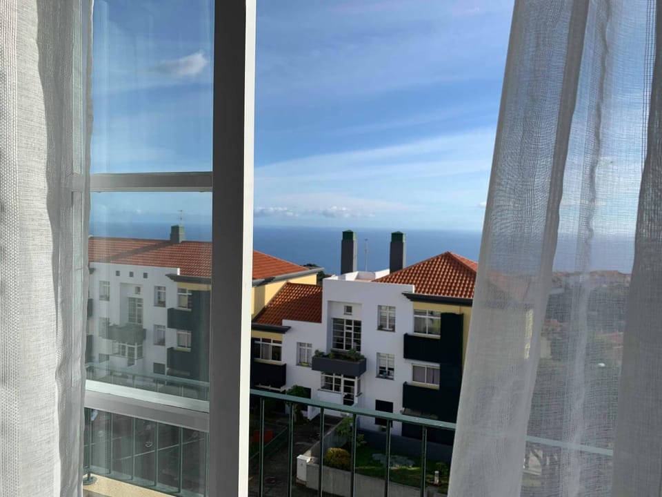 View (from property/room), Sea view, Street view