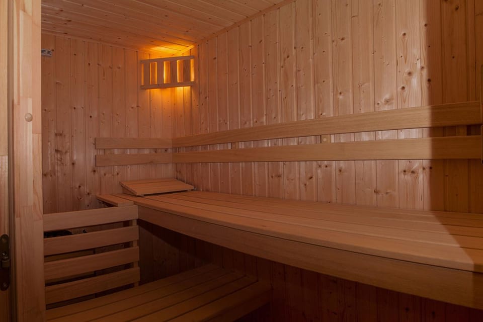 Shower, Sauna, Bathroom, On site