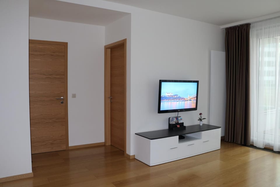 Panorama City Apartment with Free Parking Apartment in Bratislava