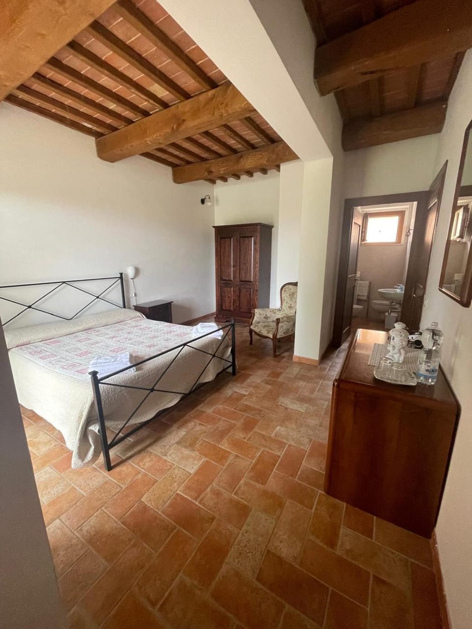 View (from property/room), Photo of the whole room, Bedroom, furniture, towels