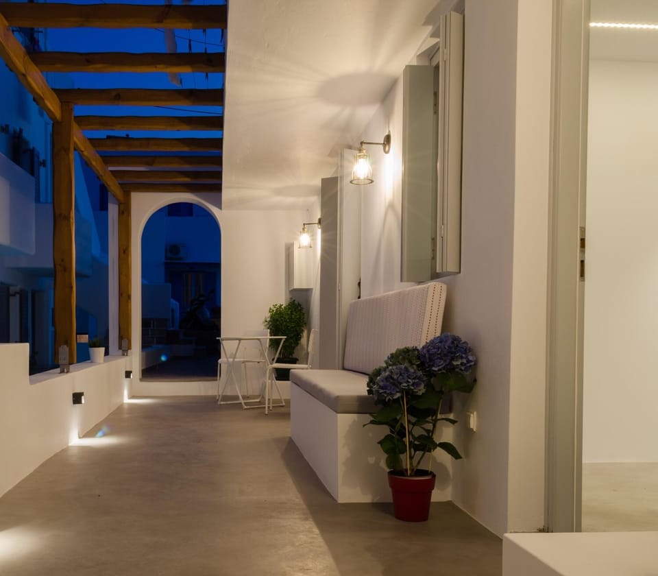 Patio, Facade/entrance, Balcony/Terrace