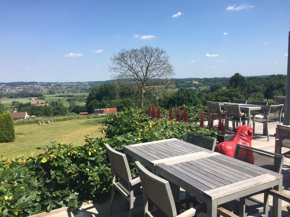 Patio, Restaurant/places to eat