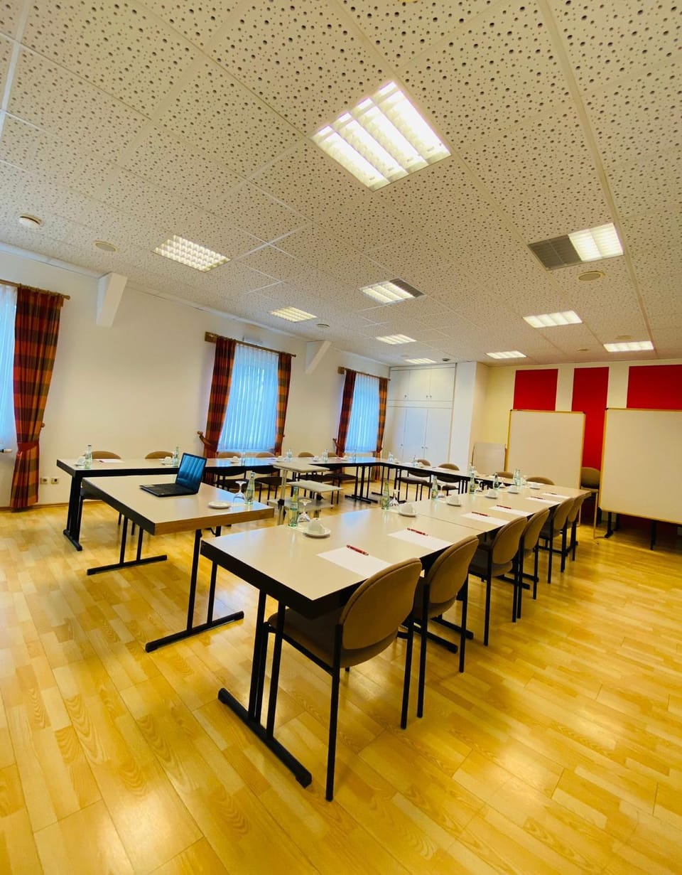 Meeting/conference room
