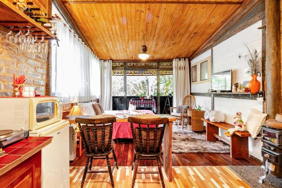 Dining area, pet friendly