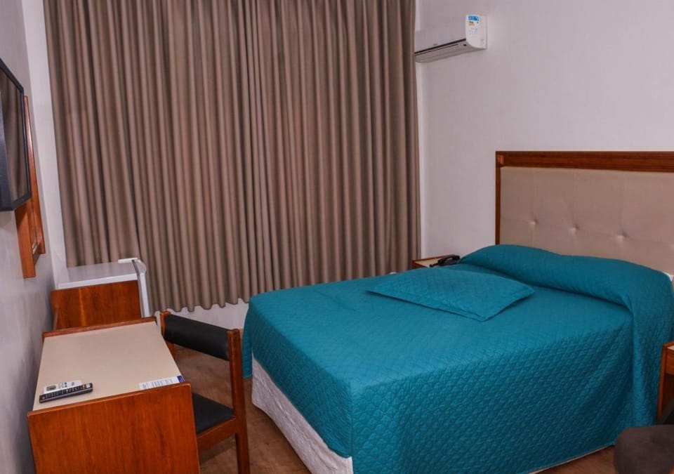 Bed, Bedroom, air conditioner