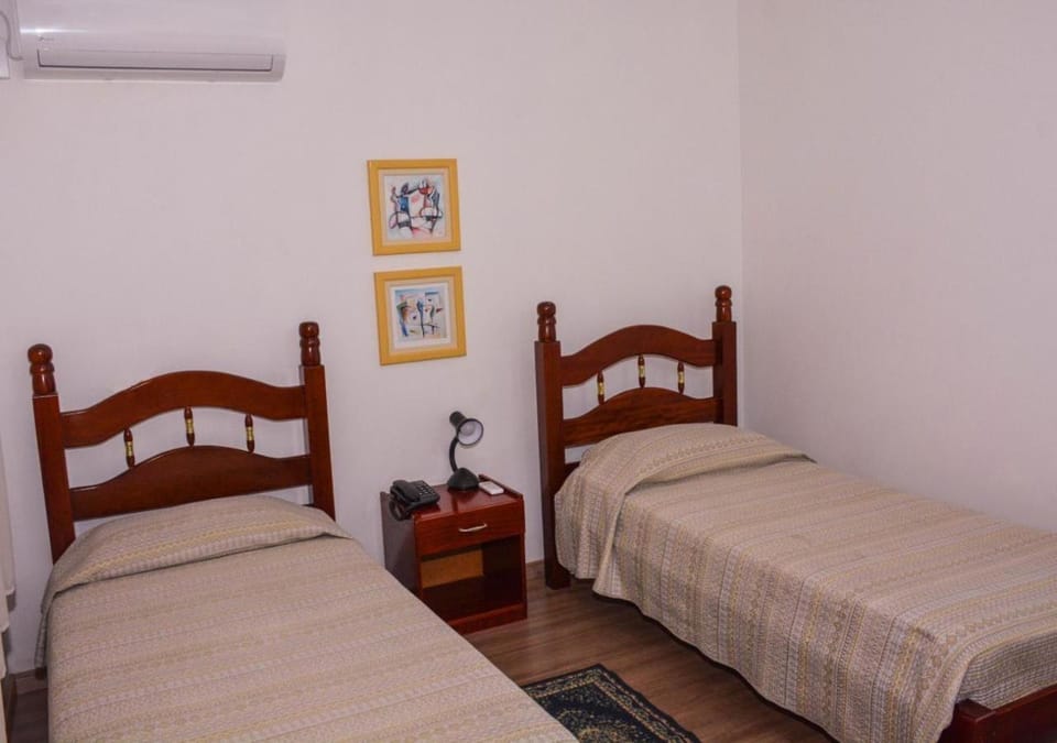 Bed, Bedroom, air conditioner