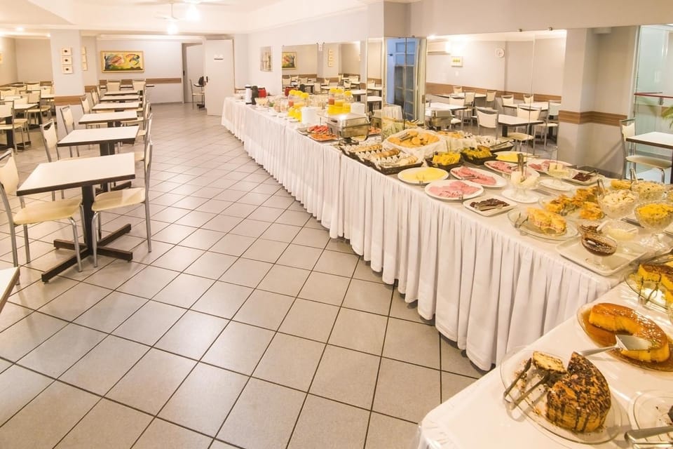 Breakfast, Continental breakfast, Buffet breakfast