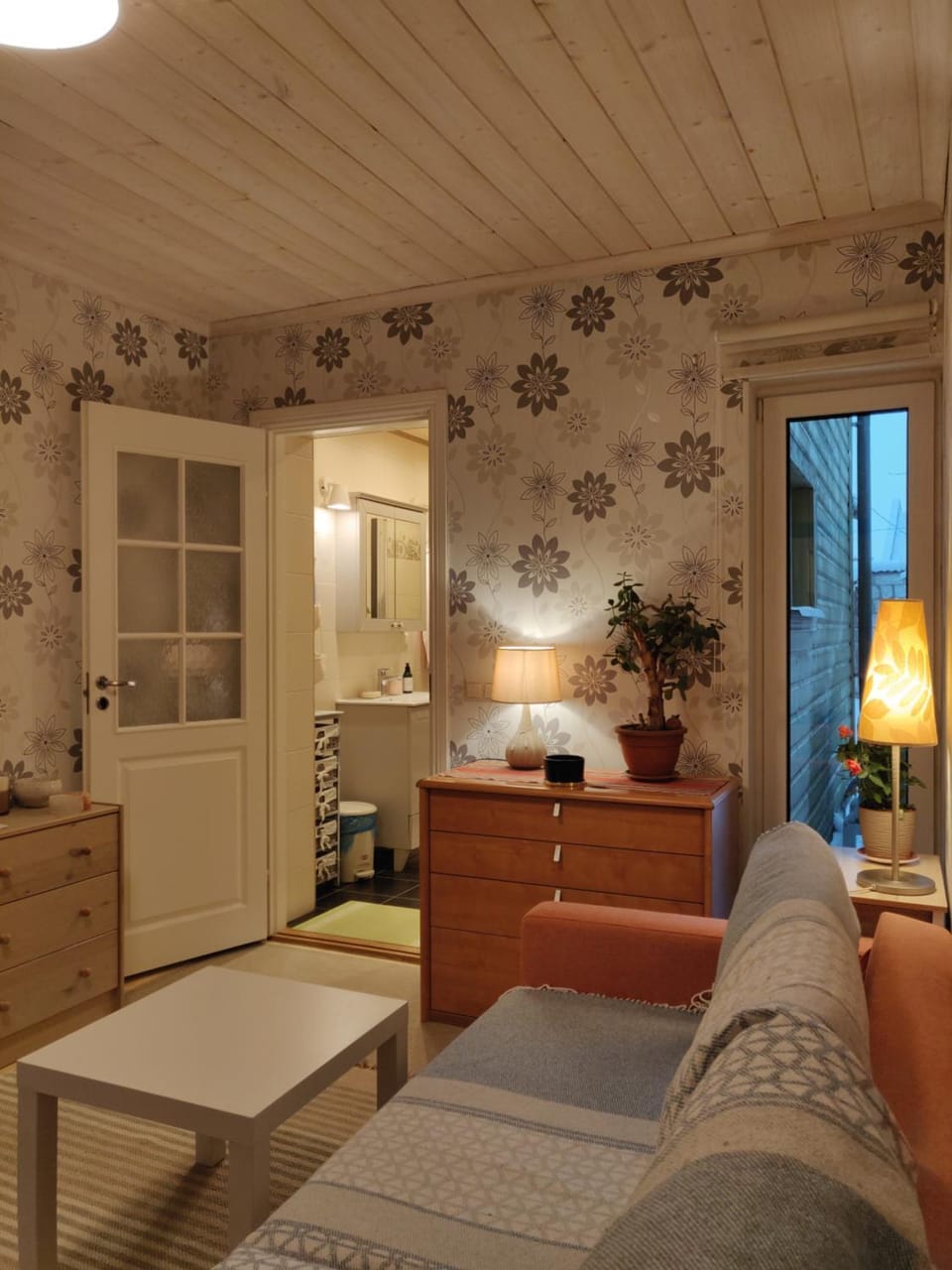 Photo of the whole room