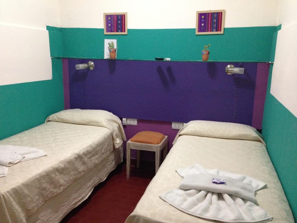 La Posada del Parque con baño privado Hotel in Salta