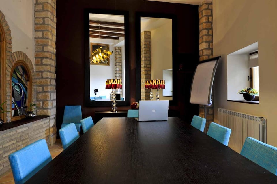 Meeting/conference room