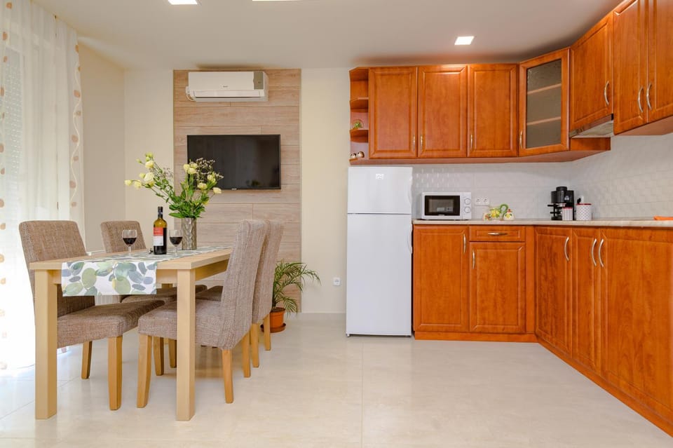 Kitchen or kitchenette, Living room, Dining area, stove, air conditioner