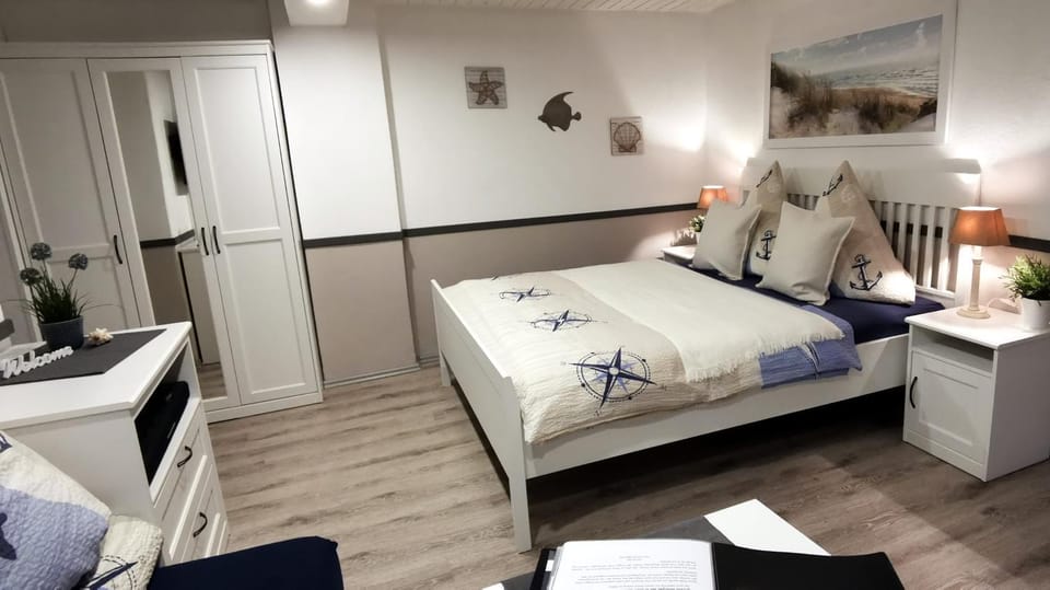 Living room, Photo of the whole room, Bedroom