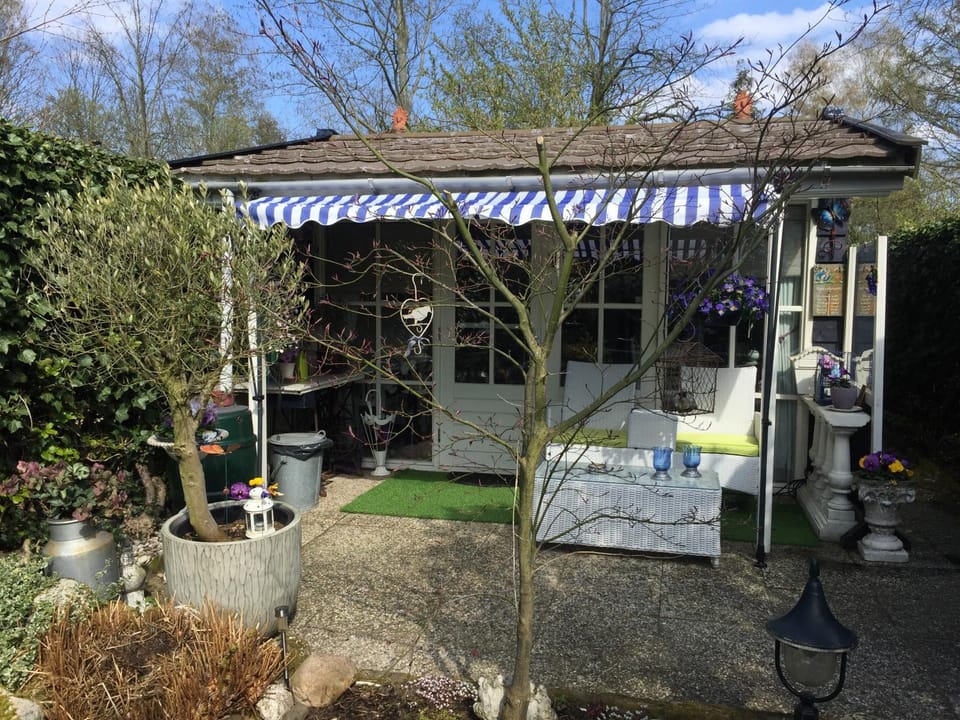 Logies Het Tuinhuisje Bed and Breakfast in Enschede