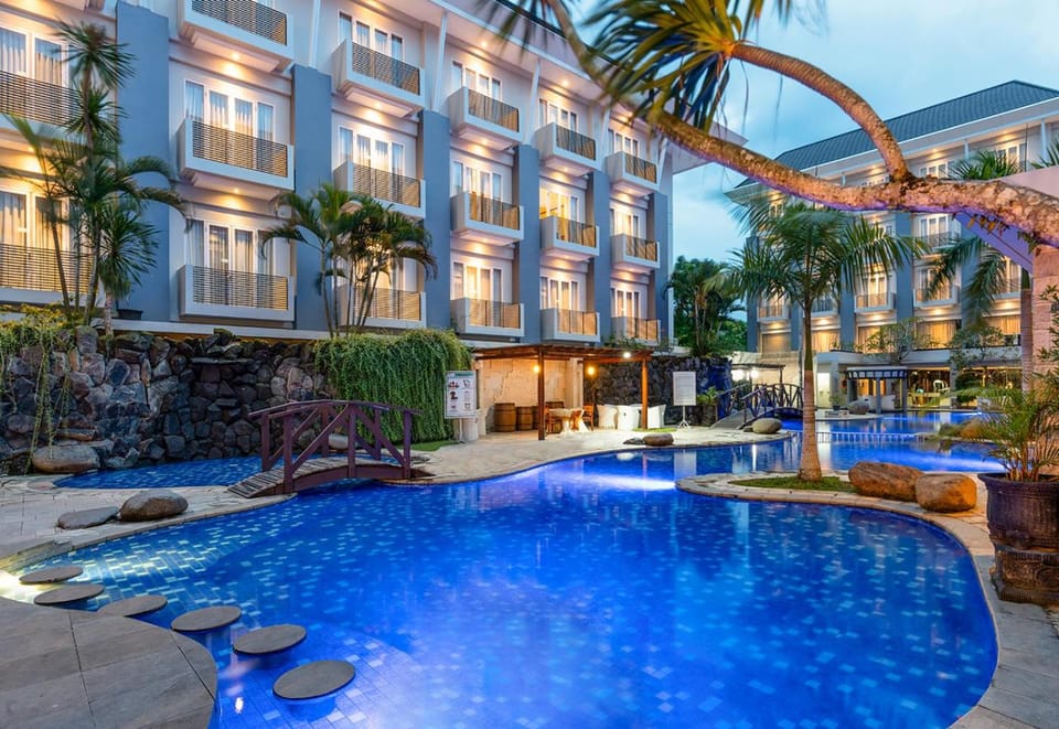 Pool view, Swimming pool, Swimming pool