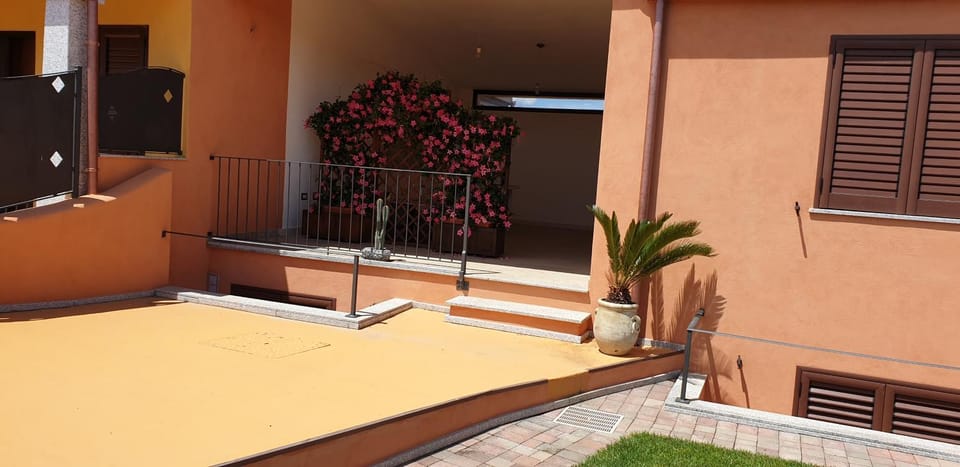 Villetta Laura 350 mt Baia di Porto Frailis House in Sardinia
