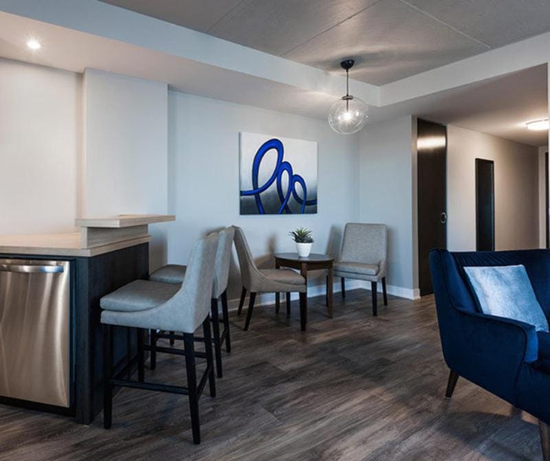 Lounge or bar, Seating area, Dining area