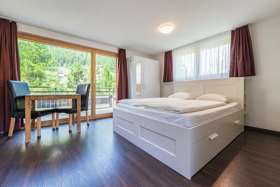 Bed, Photo of the whole room