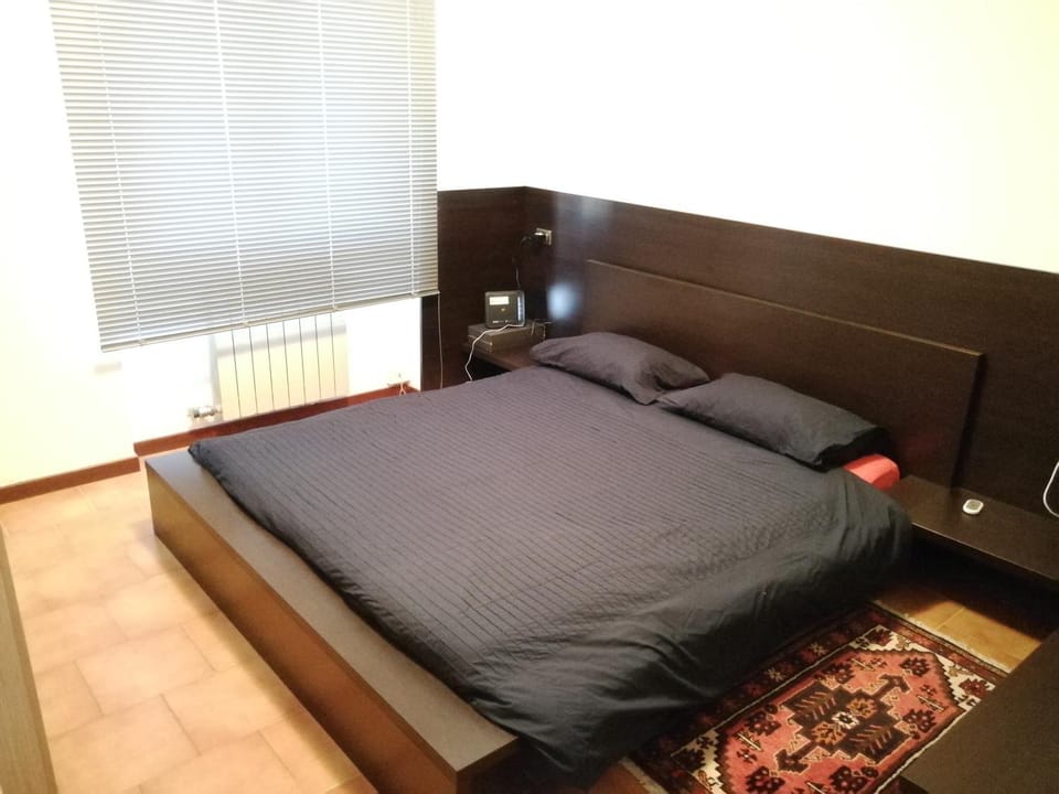 Bed, Photo of the whole room, Bedroom, internet