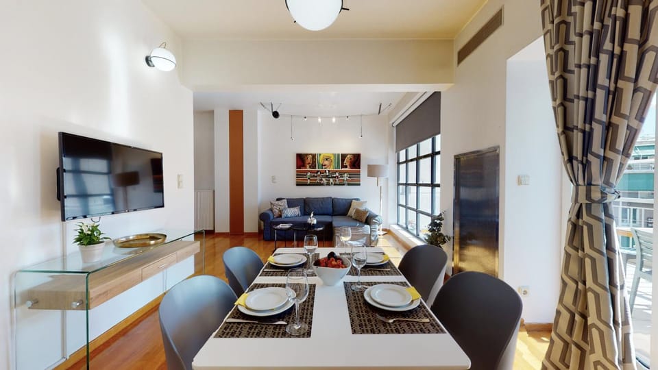 TV and multimedia, Living room, Seating area, Dining area