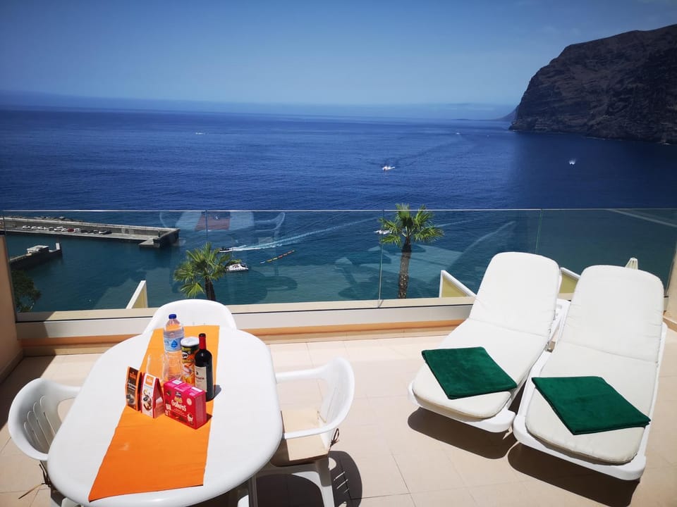 Magical Apt. with Sea View & Cliff Apartment in Acantilados de Los Gigantes