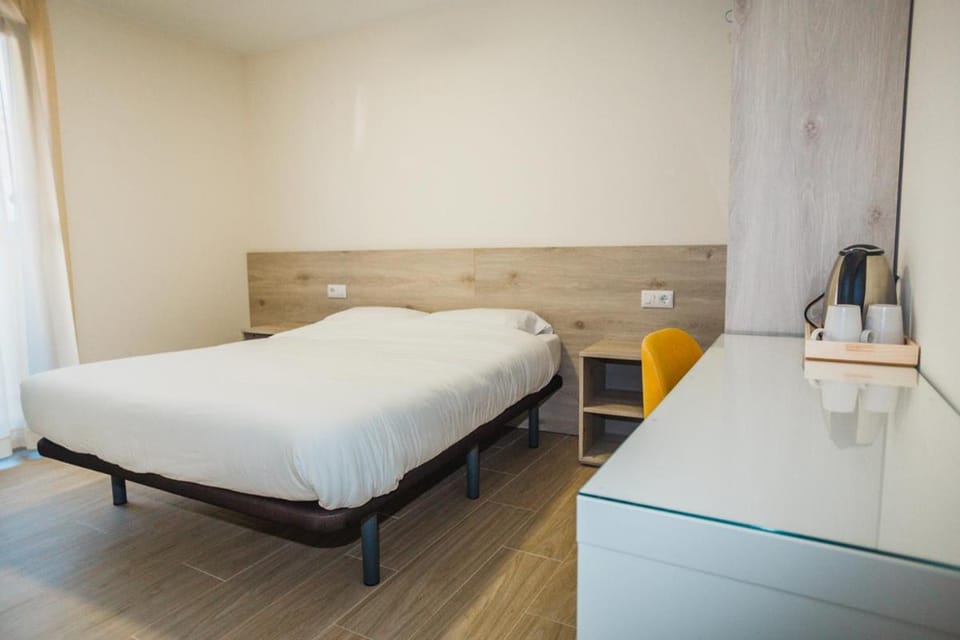 Bed, Photo of the whole room