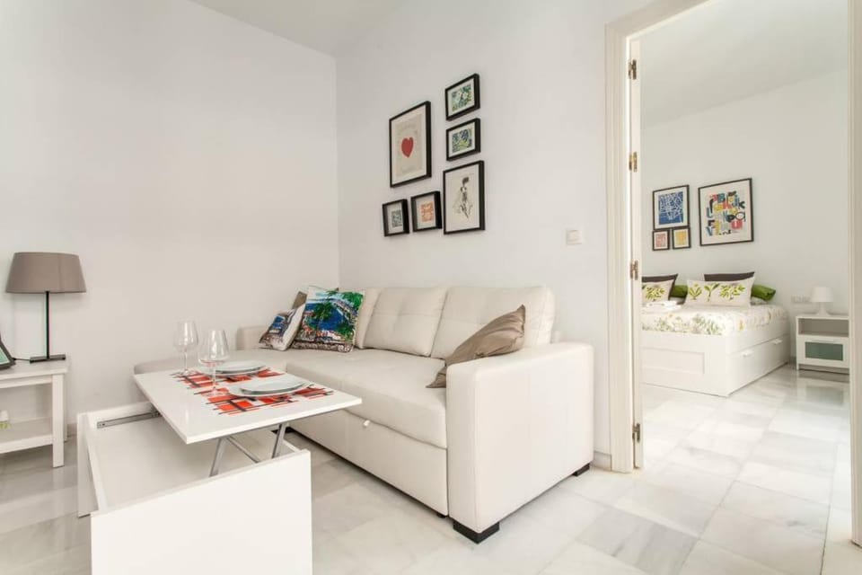 Hostly Rivero 2B Center-Fibre-communal terrace-Parking Optional-CLess Apartment in Seville