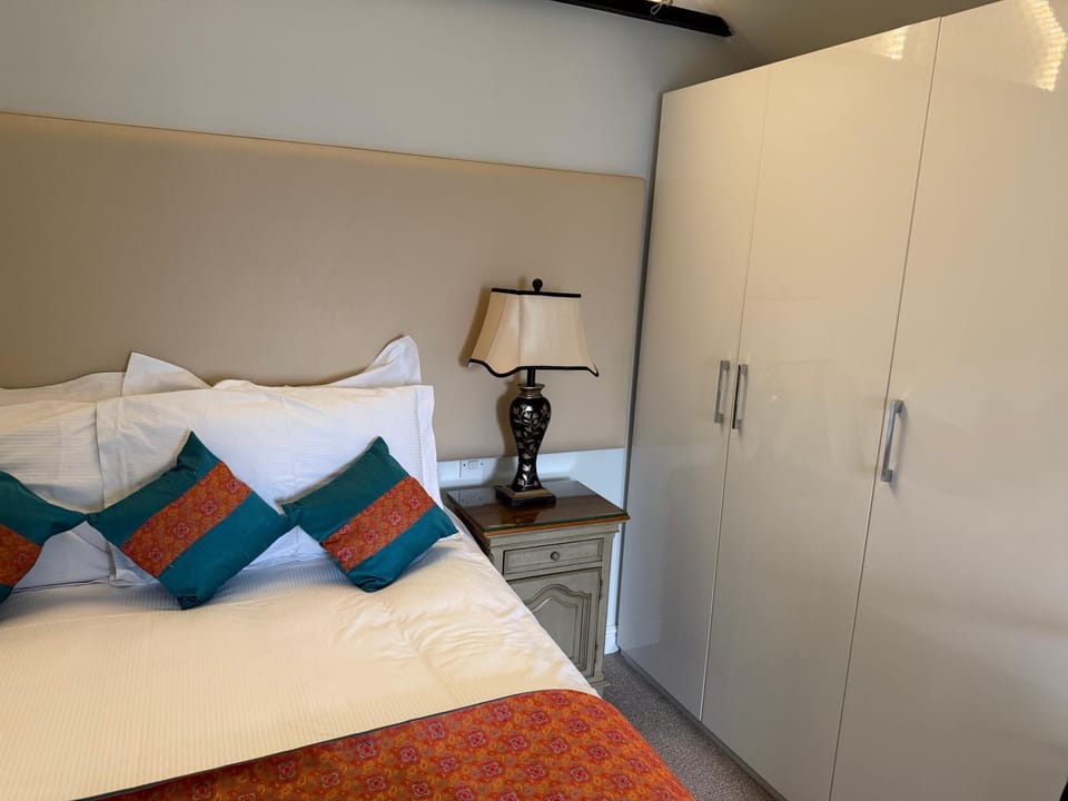 Bed, Bedroom, wardrobe