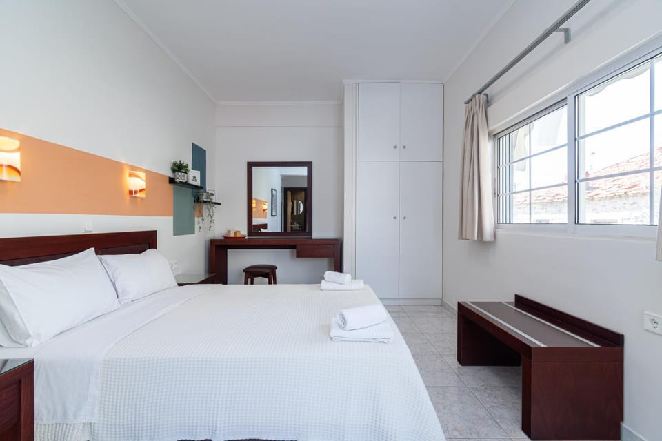 Bed, Photo of the whole room, Bedroom, wardrobe