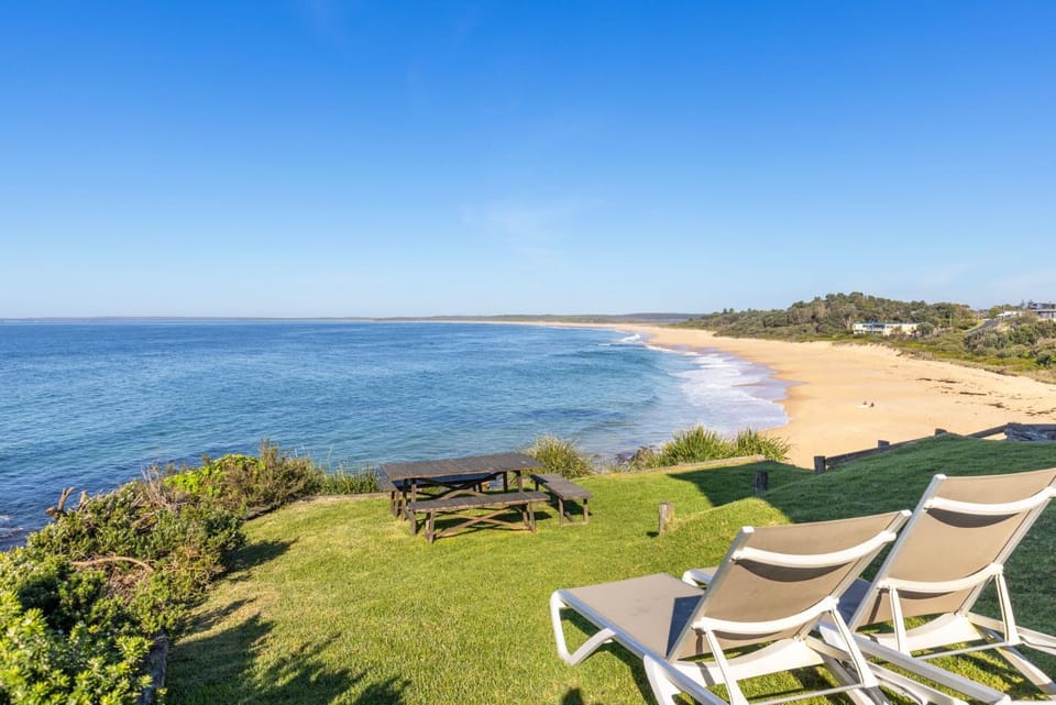 Neptune I Absolute Beachfront I Stunning Views House in Culburra Beach