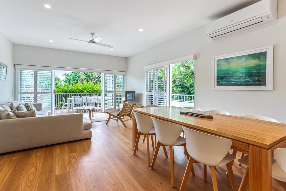 Location, location, Sunshine Beach Apartment in Noosa Heads