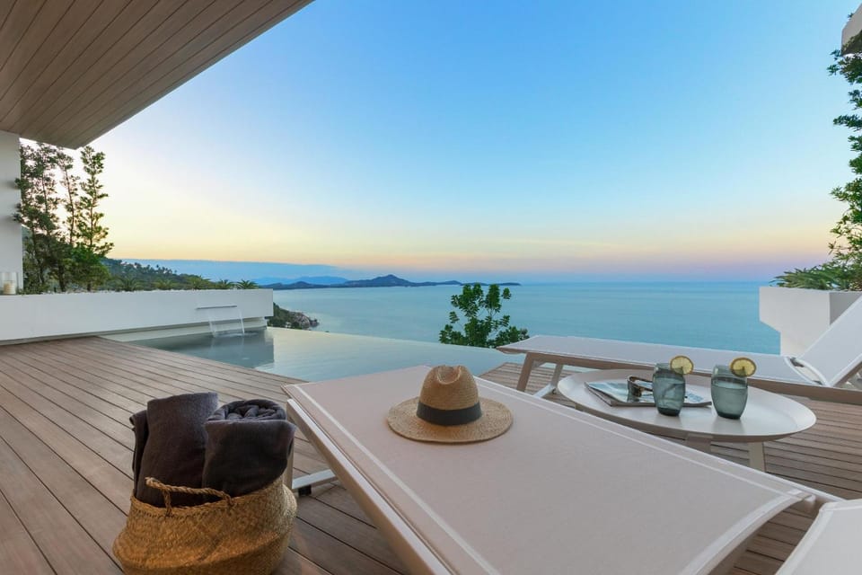 Patio, Natural landscape, View (from property/room), Pool view, Sea view, Swimming pool, sunbed