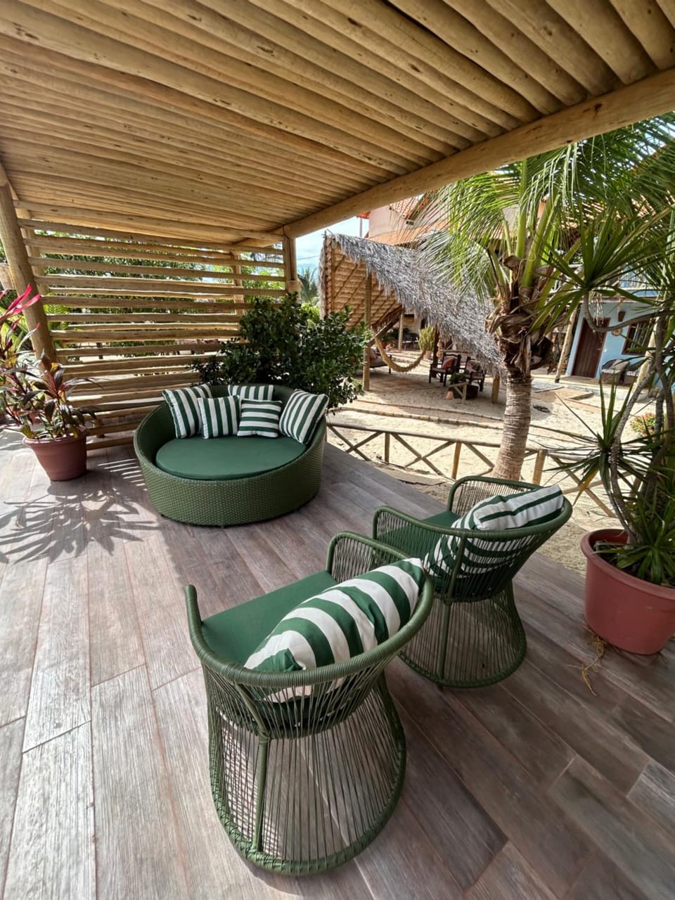 Day, Seating area