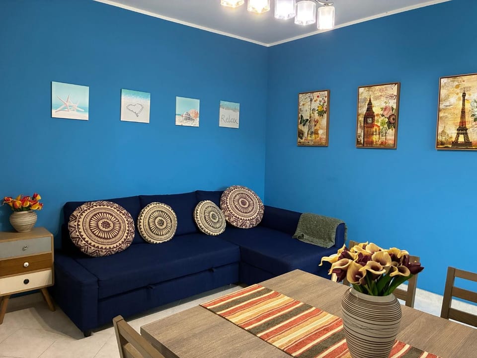 Communal lounge/ TV room, Bed, Living room, Decorative detail