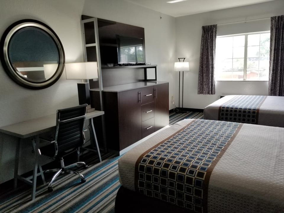 HomeBridge Inn and Suites Motel in Beaumont