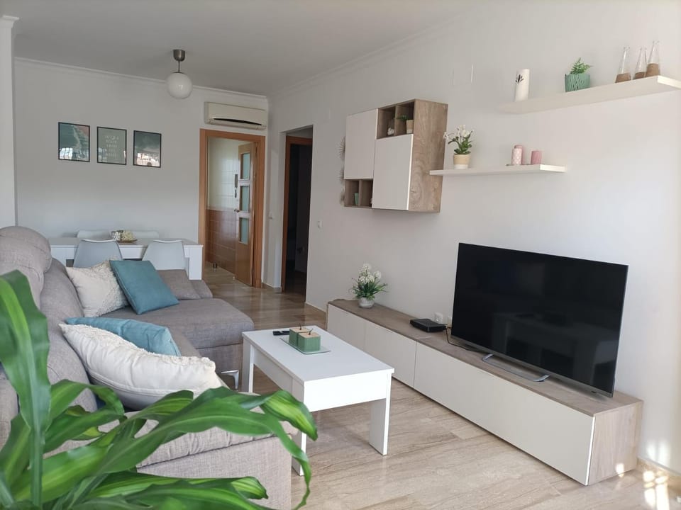 Communal lounge/ TV room, TV and multimedia, Living room, Seating area