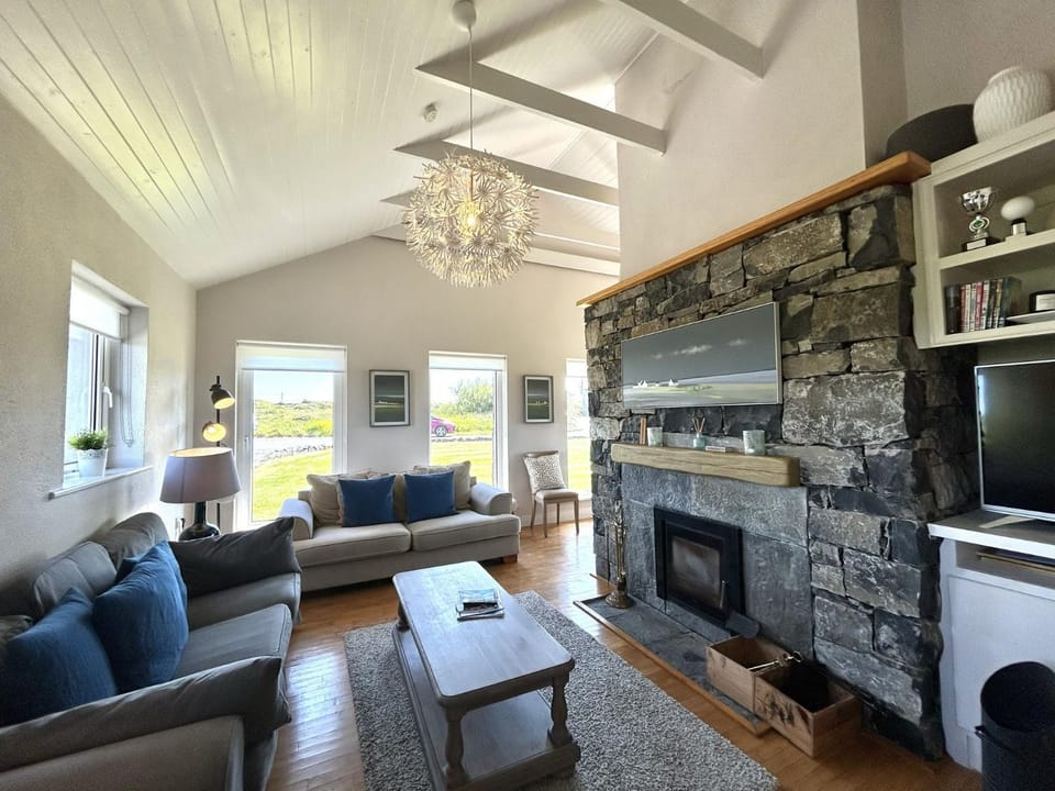 Communal lounge/ TV room, Living room