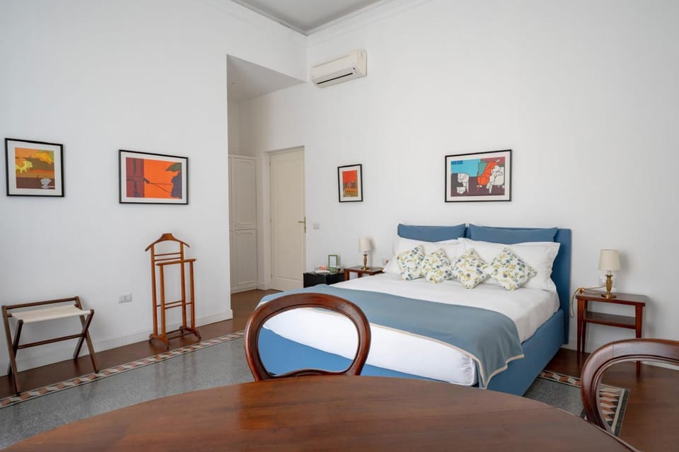 Facade/entrance, Bed, Bedroom