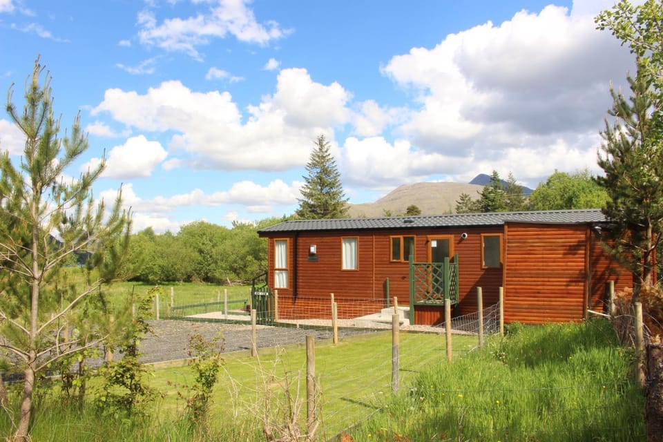 Property building, Facade/entrance, Day, Natural landscape, Summer, Garden, On site, Garden view, Garden view, Mountain view, Mountain view