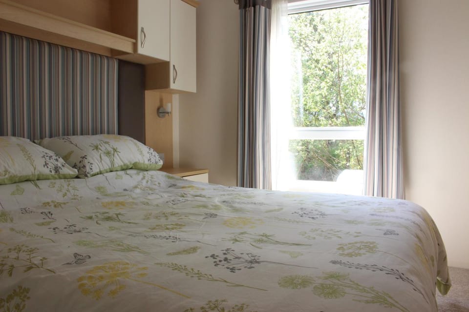 Property building, Bed, Natural landscape, View (from property/room), View (from property/room), Bedroom, On site, Area and facilities