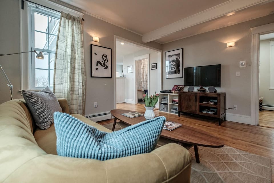 Crow's Nest Apartment in Portland
