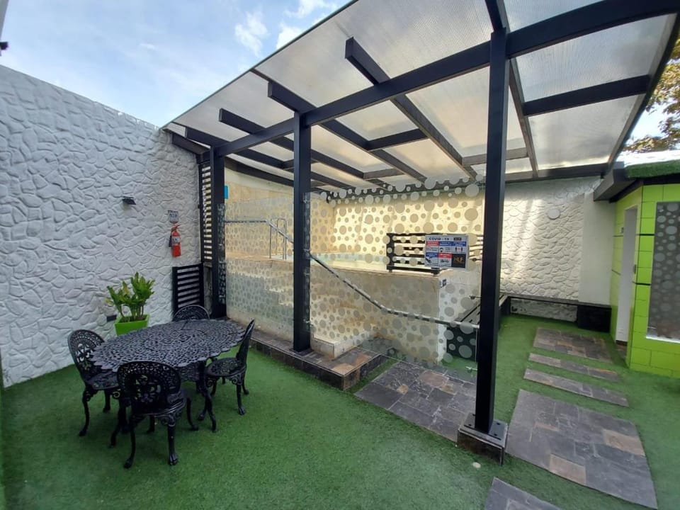 View (from property/room), Balcony/Terrace