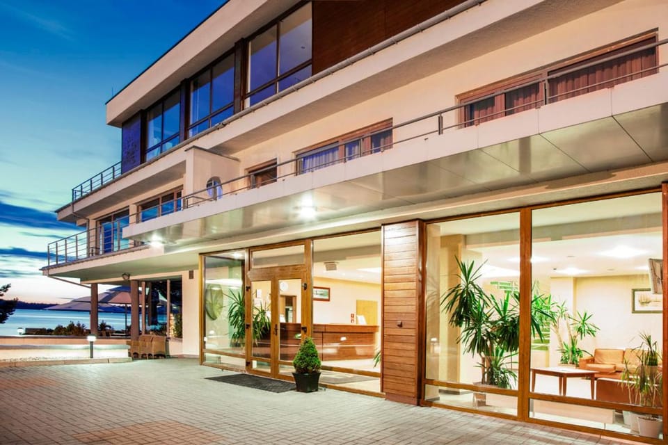 Property building, Facade/entrance