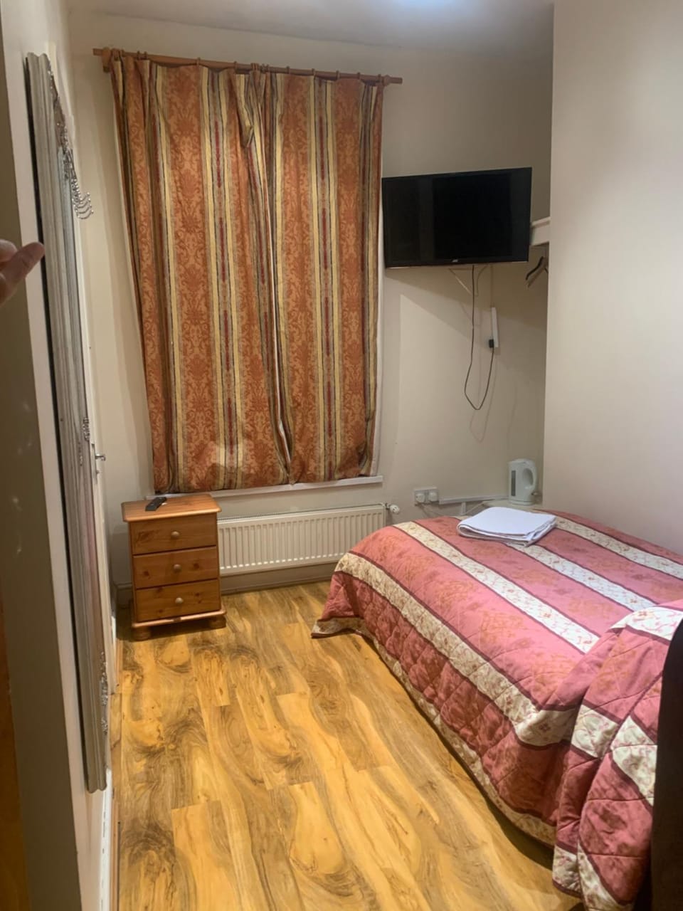 Bed, TV and multimedia, Photo of the whole room, Bedroom, internet