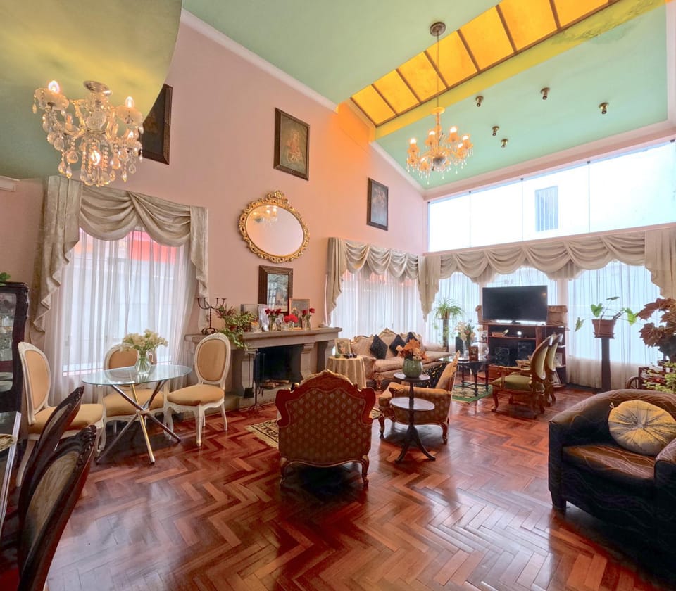 Communal lounge/ TV room, Living room, Seating area