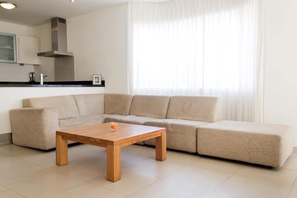 2 Bedroom Apartment Walking Distance From Blue Bay Beach Apartment in Sint Michiel