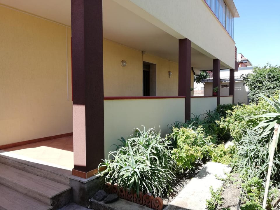 Patio, Facade/entrance, Balcony/Terrace