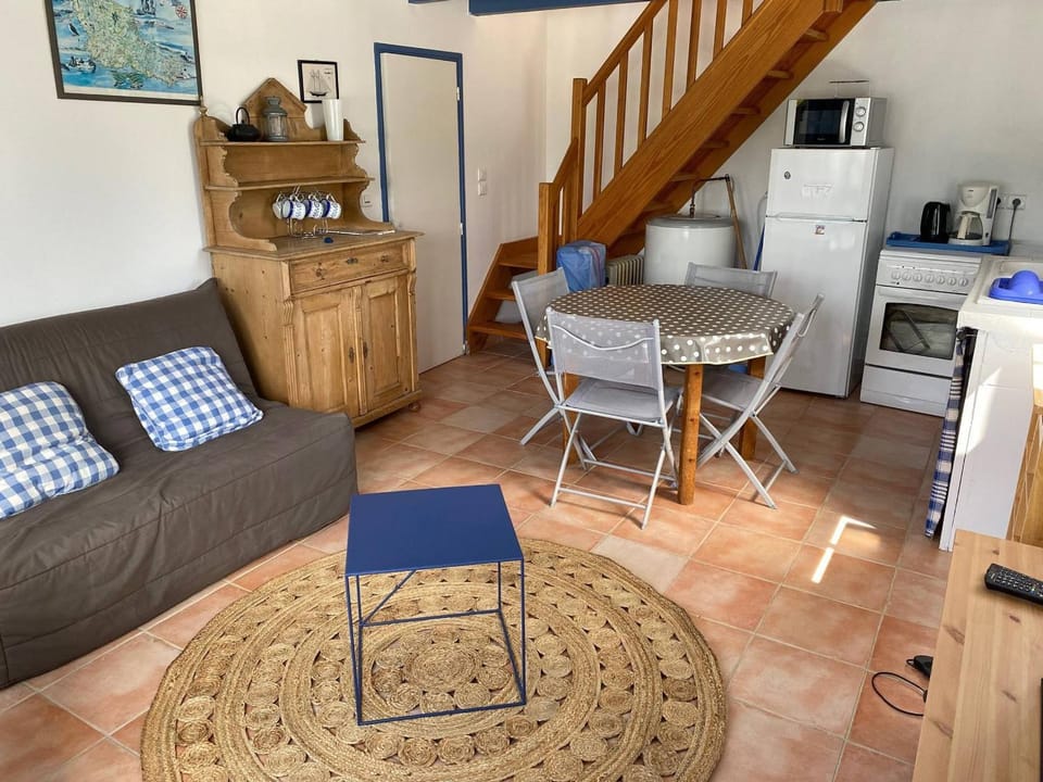 Maison 1 chambre avec jardin proche plage des Grands Sables - FR-1-418-163 House in Locmaria