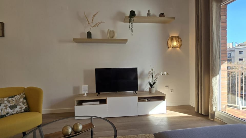Opening Doors Monumental Apartment in Barcelona