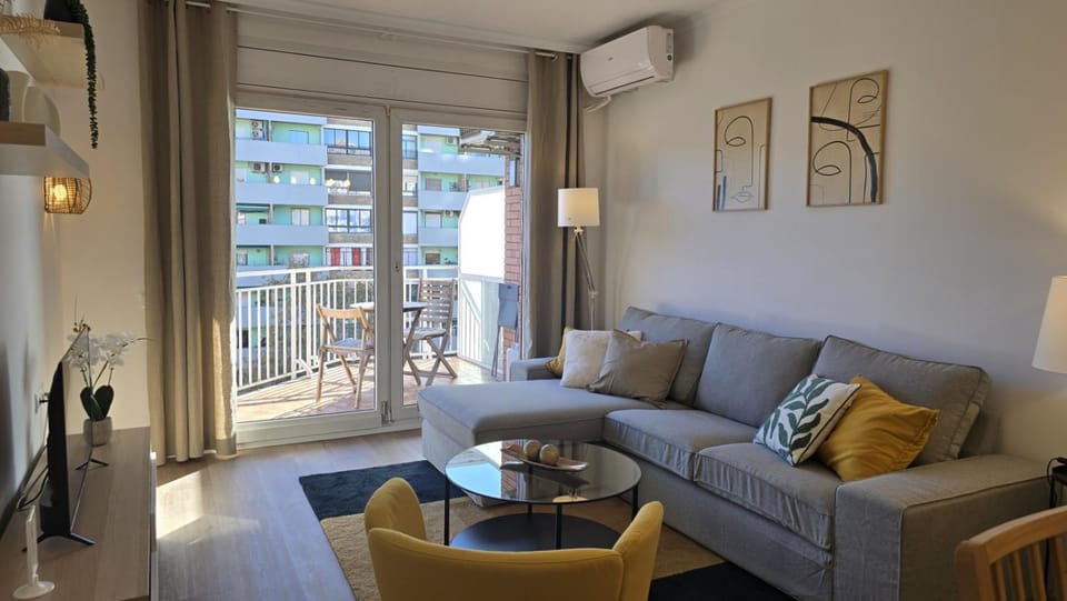 Opening Doors Monumental Apartment in Barcelona